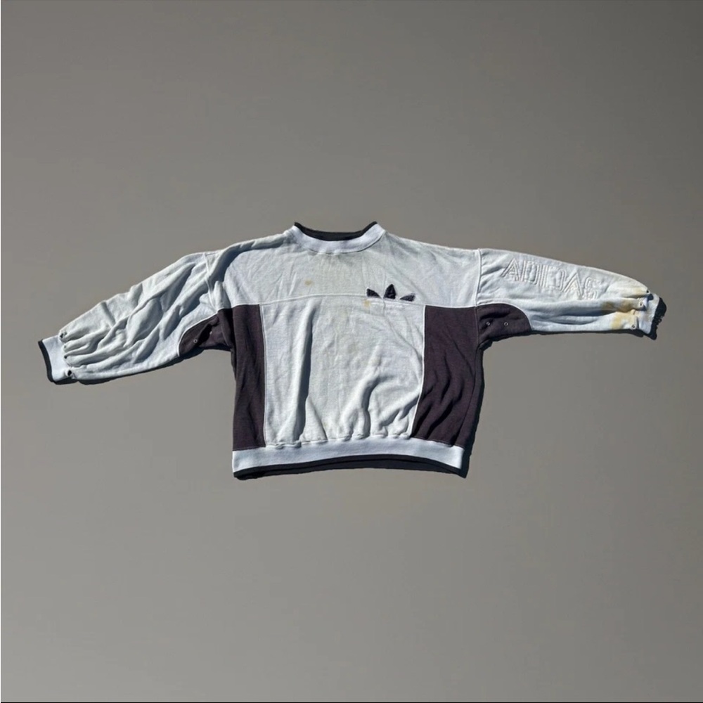 1990S 100% COOTTON LIGHT-WEIGHT GRAY & NAVY RETRO ADIDAS RETRO CREWNECK